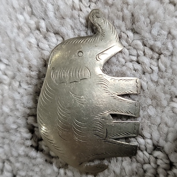Jewelry - Vintage Silver / Gold Tone Elephant Brooch Approx 2 Inches